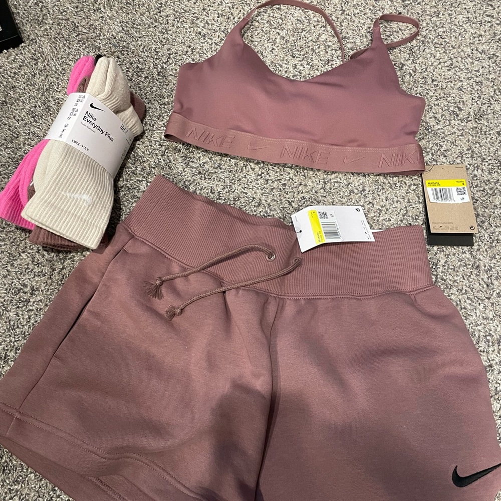 Nike Mauve Sports Bra and Shorts Set